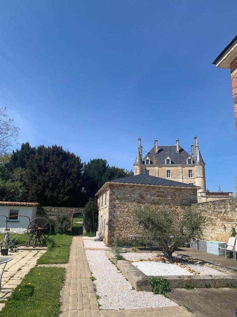 Bed and Breakfast Chateau Le Puybelliard Chantonnay Exterior foto
